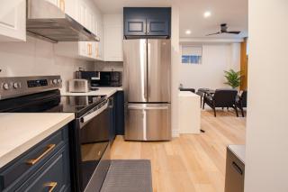 OakNest 2Bedroom Luxury Basement Apartment Free Parking - 7