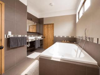 Flip Flop House - 4