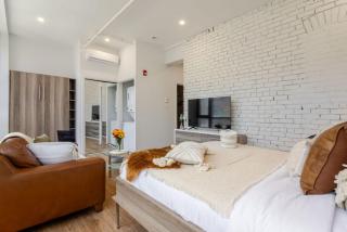 MTL Urban Apartment – Prime Downtown Spot - 2