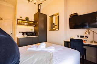 Bright Suite Near Portobello-Comfortable Stay - 2