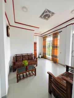 Whiteline Homestay - 4