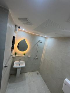 Luxury 2-BHK Villa Near Bahria Town - 6
