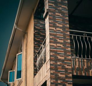 Hollywood Service Apartments - 8