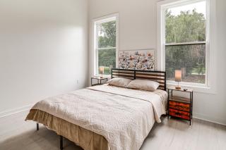 Close to Ohio River: 6BR Jeffersonville Home - 3