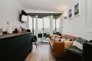 Romantic Glamping Pod for 2 with Private Hot Tub Ballycastle North Coast Retreat Pod 3 - 1