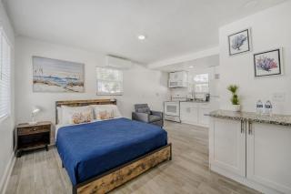 Sunlit Studio Near EGAD & Beach, Queen Bed plus TV - 0