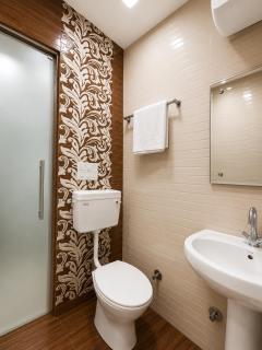HOTEL MAX - In Budget & Comfortable Rooms - For Corporates, Couples, Families Near HMV, DAV, Grain Market, Workshop Chowk - 3