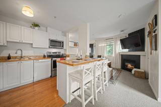 Lagoon Studio Whistler Village w Free Parking - 6
