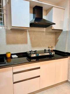 The Beige Home - Cozy 1BHK - BTM Metro with AC - 7