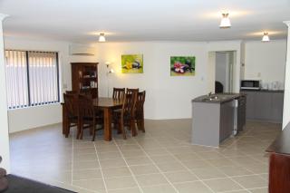 Byford House on the Scarp - 4