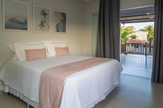 4 suites and pool: 10-minute walk from the beach. - 7