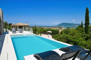 Villa Amoena by Villa Plus - 2