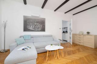 Prusa Stylish Apartment Close to the Center of Cracow by Noclegi Renters - 3