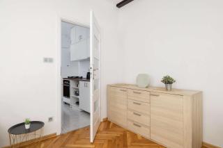 Prusa Stylish Apartment Close to the Center of Cracow by Noclegi Renters - 1