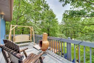 Hot Tub, Fire Pit & Barrel Sauna: Poconos Abode - 7