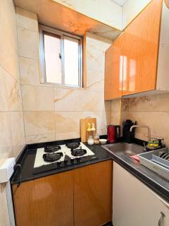 The Sunrise Haven - Top Floor Breeze Apartment in Oysterbay - 6