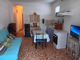Holiday home for 9 people, beach within walking distance, Anse Mitan - 9