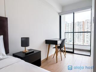 Exclusive 2BR Apt with Free Netflix - 1104 - 3