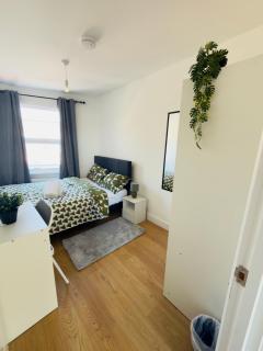 Cosy Double Bedroom in the heart of Seven Sisters - 0