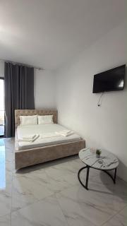 Angela Rooms - 5
