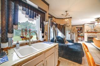 2BR Unit Near Indiana Dunes: 1 Hr to Chicago! - 1