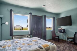Clara City Inn - 9