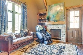 Sprawling Edmond Estate w/ Pool House & Game Loft - 1