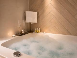 Star Luxury SuitePrivate Jacuzzi - 9