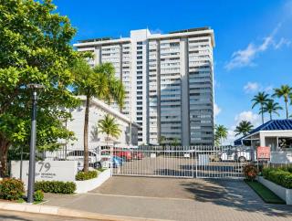 KASA El Sol by the Sea with Pool and Parking - 2