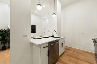 Spacious 3BD West Town Apartment next to Kasama - 3