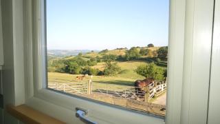 The Shire Luxury Converted Horse Lorry with private hot tub Cyfie Farm - 2