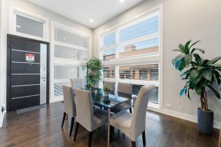 MAGNIFICENT NEW Home w/8 Beds & Free Parking - Chicago - 2