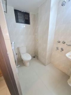 Single bedroom with AC and private bathroom - 7