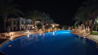 Kyrenia Mountains & Pool Oasis close to the Merit Casino Hotel & SPA - 8