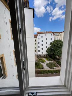 Cozy studio near city center and big parking lot - 2