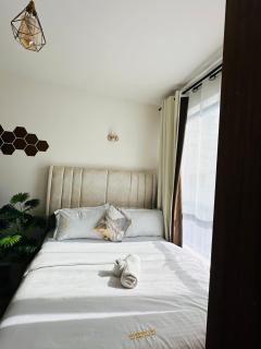 Golden Nest Stays - 2