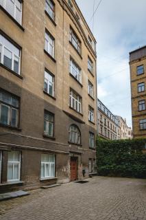 Brand-New 4BR for 8 - Quiet & Easy 1st Floor - 8