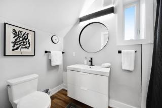 Modern 1 Bdrm with Laundry, BBQ, Deck - 5