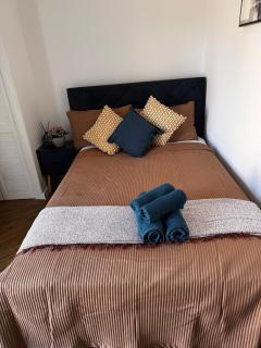 Spacious Newly Reno 3 Bed Home with Garden, Sleeps 7, Near BHX Airport, NEC & HS2 - Birmingham - 1
