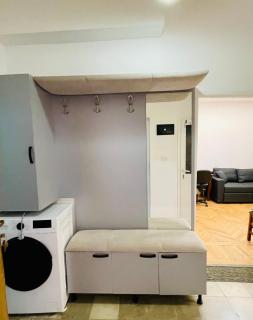 Cozy Corner Apartment - 4