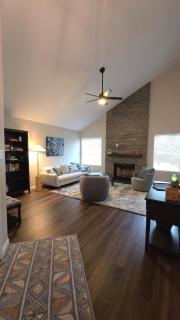 Luxury 2Bdrm Cedar Park Sleeps 6 - 2