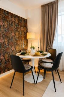 Zentrum Apartments Prime Location - Near Metro 24h Self Check-in, 65 Smart TV - 1