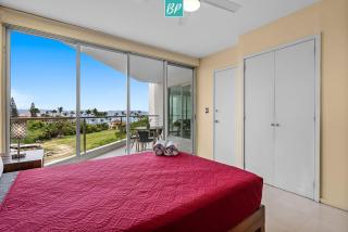 Aria Ocean - Beachfront Resort Family-Friendly Pools & Parking - 5
