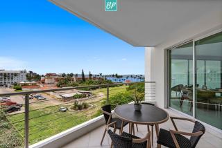 Aria Ocean - Beachfront Resort Family-Friendly Pools & Parking - 4