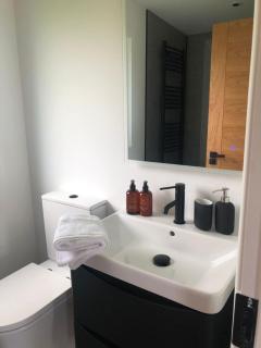 Luxury 2 Bedroom Glamping Pod with Hot Tub at Aganmore Farm Glamping - Pod 2 - 4