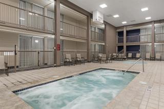 Best Western Plus Willmar - 3