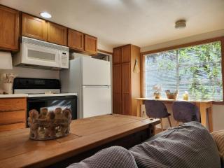North Beach Retreat with yard, carport, pet-friendly - 7