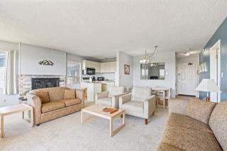 Ocean View Family Suite - Full Kitchen - Sleeps 8 - Pool and Hot Tub - 2