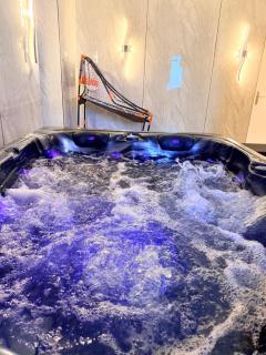 Maison privative SPA Jacuzzi Sauna Salle de jeux - Weitbruch - 0