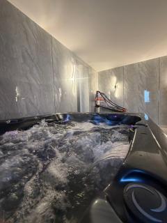 Maison privative SPA Jacuzzi Sauna Salle de jeux - Weitbruch - 4